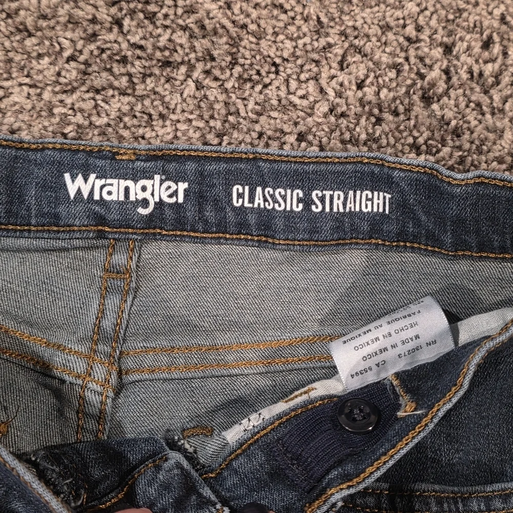 WRANGLER Boys Classic Straight Medium Wash Jean Size 14R - Picture 4 of 5
